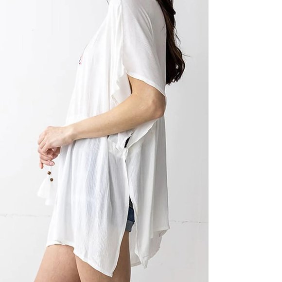 ❤️NWT *BOUTIQUE* EMBROIDERY DETAIL   PONCHO STYLE   SWIM COVER UP  OSFA - Picture 3 of 3